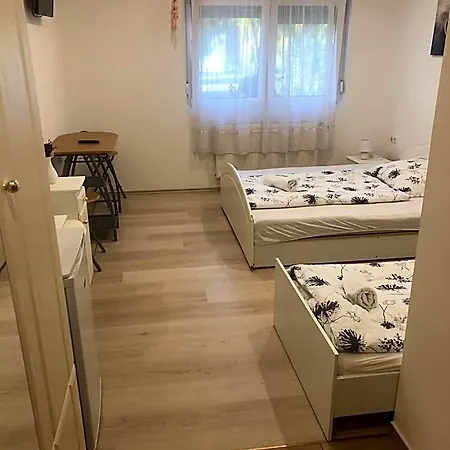 Bed & Breakfast Balaton Panzio 3*