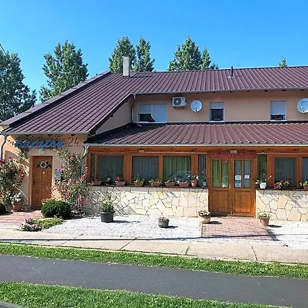Balaton Panzio Bed & Breakfast Balatonbereny