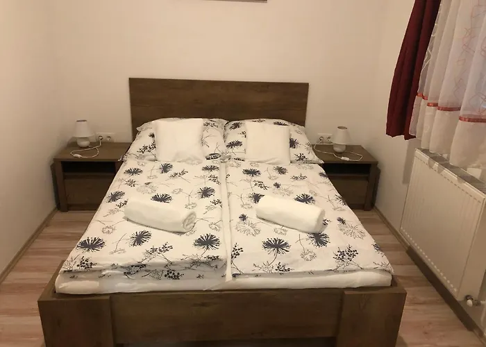 Balaton Panzió Bed and breakfast