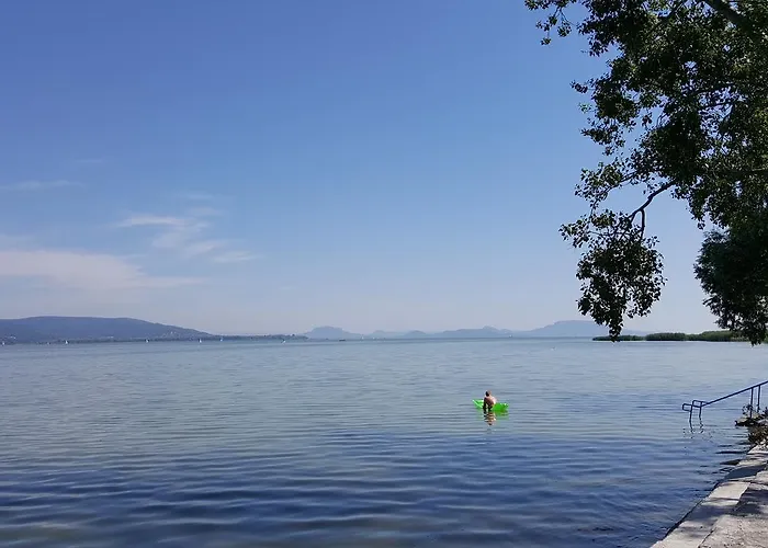 Balaton Panzio فندق مبيت وإفطار 3*