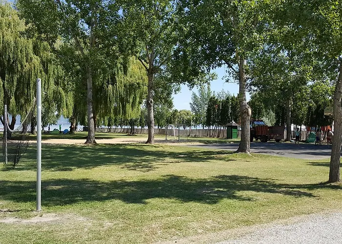 Bed and breakfast Balaton Panzió 3*